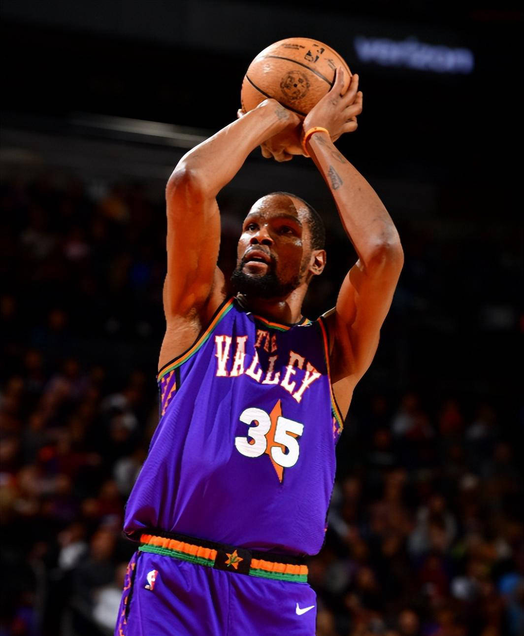 爱游戏下载平台-杜兰特重要时刻刷新纪录，塞尔维亚队带队取胜！